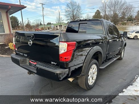 Used 2017 Nissan Titan SV image 13