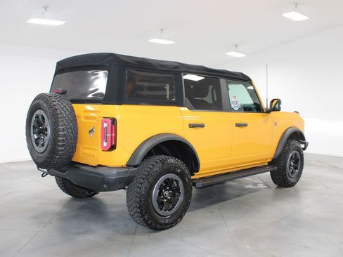 Used 2021 Ford Bronco Badlands image 9