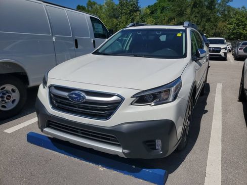 Used 2022 Subaru Outback Touring AWD/4WD image 2