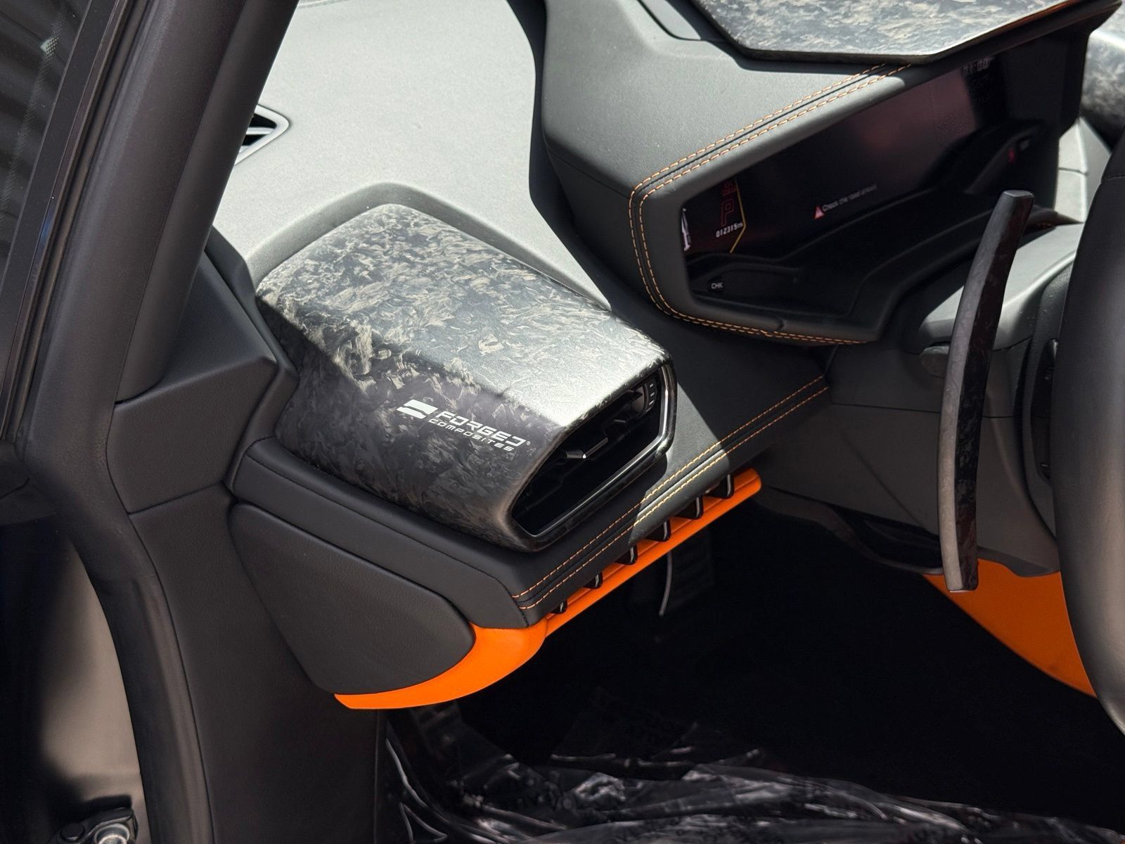 Used 2020 Lamborghini Huracan EVO RWD image 23