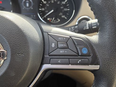 Used 2019 Nissan Rogue SL image 27