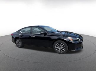 Used 2025 Nissan Altima 2.5 SV FWD video 2
