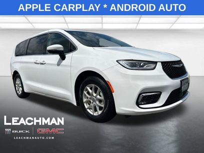 Used 2023 Chrysler Pacifica Touring-L