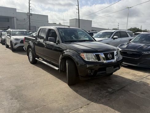 Used 2018 Nissan Frontier SV AWD/4WD image 3