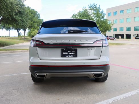 Used 2020 Lincoln Nautilus Reserve FWD image 6