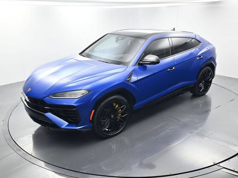 Used 2025 Lamborghini Urus SE AWD/4WD image 32