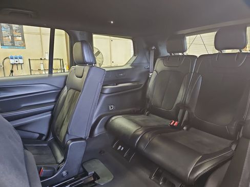 Used 2024 Jeep Grand Cherokee L Laredo image 14