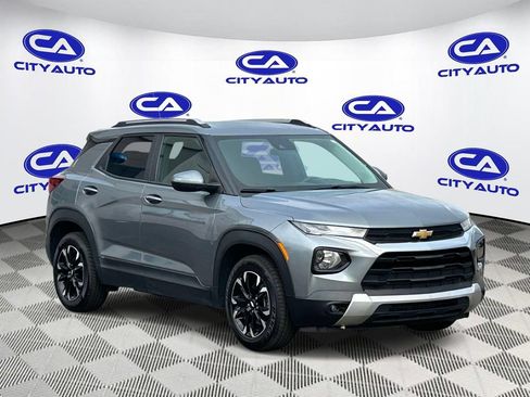 Used 2022 Chevrolet TrailBlazer LT FWD image 1