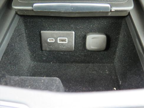 Used 2020 Cadillac XT4 Premium Luxury w/ Cold Weather Package image 18