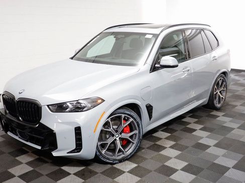 New 2026 BMW X5 xDrive50e w/ M Sport Package AWD/4WD image 2