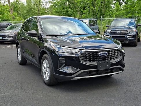Certified 2023 Ford Escape Active AWD/4WD image 2