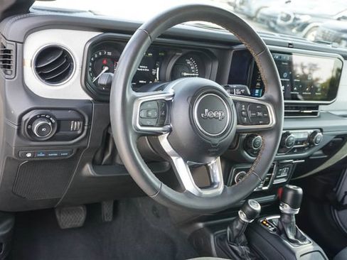 Used 2024 Jeep Wrangler Unlimited Sahara AWD/4WD image 13
