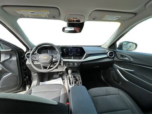 Used 2026 Chevrolet Trax LS FWD image 23