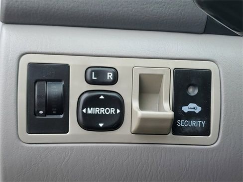 Used 2007 Toyota Corolla CE image 25