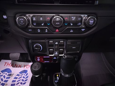 New 2026 Jeep Gladiator Mojave image 16