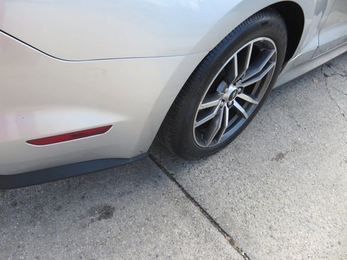 Used 2017 Ford Mustang Premium image 34