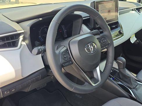 Used 2026 Toyota Corolla SE FWD image 13