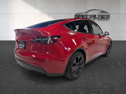 Used 2021 Tesla Model Y Long Range AWD/4WD image 10
