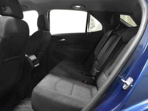 Used 2020 Chevrolet Equinox LT w/ Driver Convenience Package FWD image 4