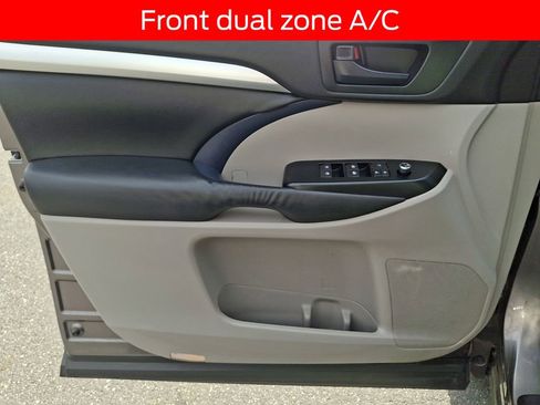 Used 2014 Toyota Highlander Plus image 12