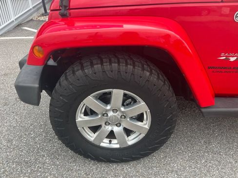 Used 2018 Jeep Wrangler Unlimited Sahara w/ Connectivity Group AWD/4WD image 7