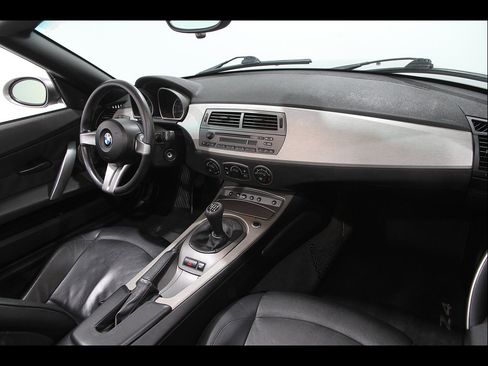 Used 2003 BMW Z4 3.0i RWD image 16