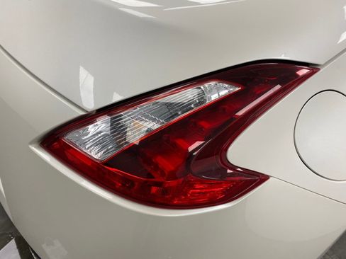 Used 2019 Nissan 370Z Coupe w/ Z34 Heritage Edition - White image 12