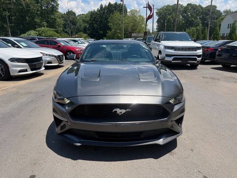 Used 2018 Ford Mustang Coupe RWD image 2