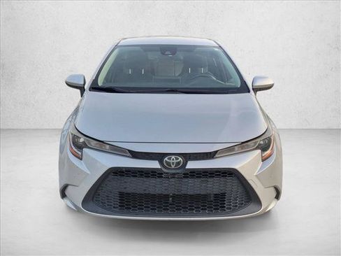 Used 2020 Toyota Corolla LE FWD image 2