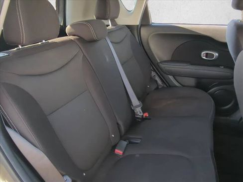 Used 2018 Kia Soul FWD image 17