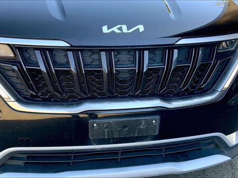 Used 2024 Kia Carnival LX image 32