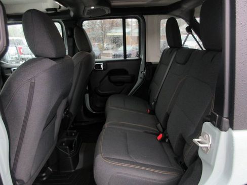 Used 2024 Jeep Wrangler Sport S image 20