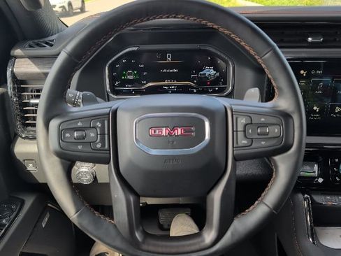 Used 2024 GMC Sierra 1500 AT4 w/ Technology Package AWD/4WD image 18