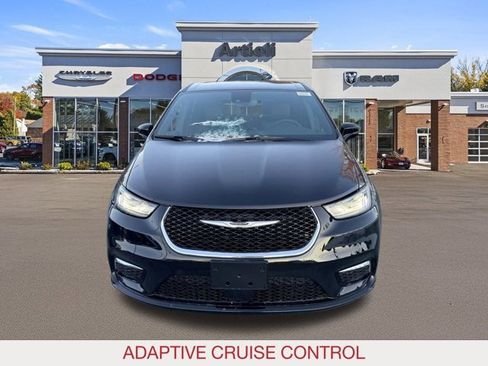 New 2026 Chrysler Pacifica Select image 3