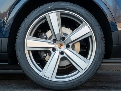 New 2026 Porsche Cayenne image 13