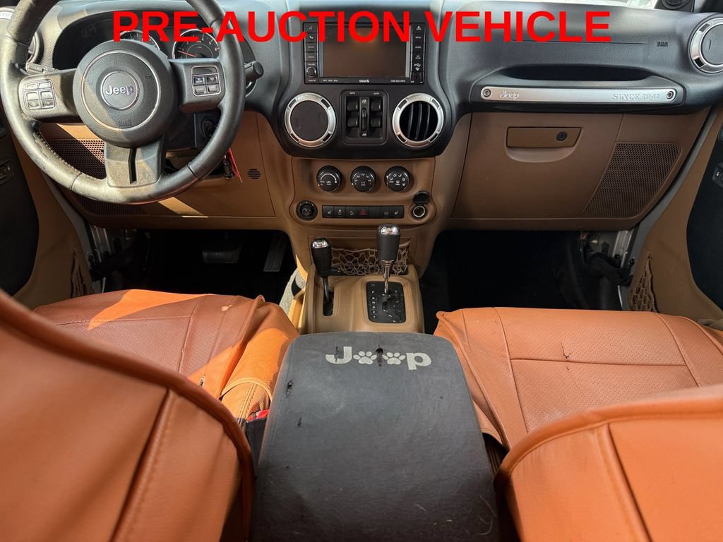 Used 2011 Jeep Wrangler Unlimited Sahara w/ Connectivity Group AWD/4WD image 13