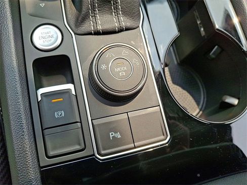 Used 2023 Volkswagen Atlas Cross Sport SEL image 24