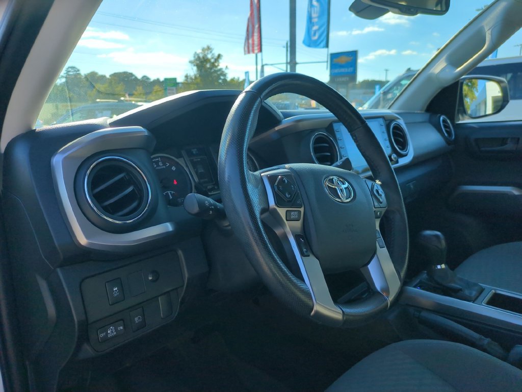 Used 2023 Toyota Tacoma SR5 w/ Technology Package RWD image 16