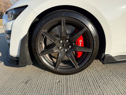 Used 2021 Ford Mustang Shelby GT500 w/ Carbon Fiber Track Pack image 7