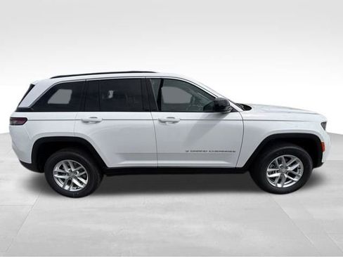 New 2026 Jeep Grand Cherokee Laredo AWD/4WD image 6