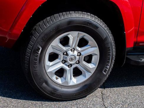 Used 2017 Toyota 4Runner SR5 Premium AWD/4WD image 5
