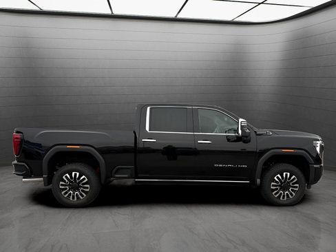 New 2025 GMC Sierra 3500 Denali Ultimate AWD/4WD image 6