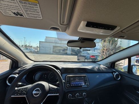 Used 2025 Nissan Versa SV image 33