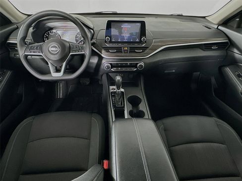 Used 2025 Nissan Altima 2.5 SV image 29