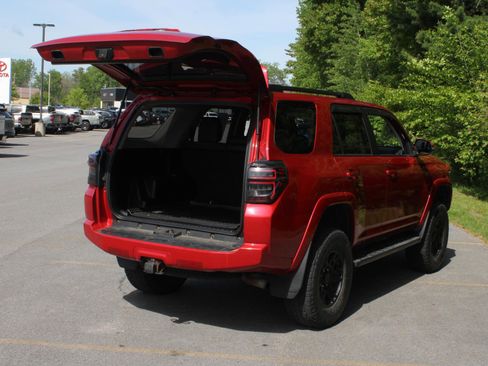 Used 2021 Toyota 4Runner SR5 Premium w/ Moonroof Package AWD/4WD image 7