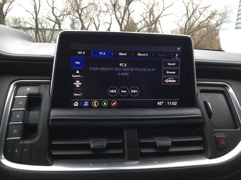 Used 2021 Chevrolet Tahoe Premier w/ Premium Package image 16