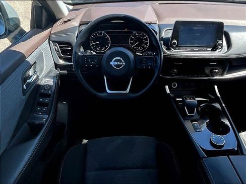 Certified 2023 Nissan Rogue SV image 17