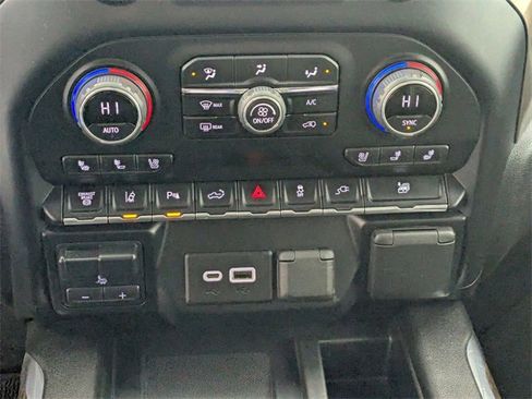 Certified 2022 Chevrolet Silverado 3500 High Country w/ Snow Plow Prep/Camper Package image 46