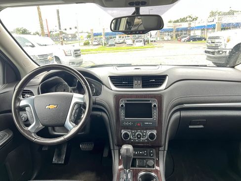 Used 2017 Chevrolet Traverse LT FWD image 12