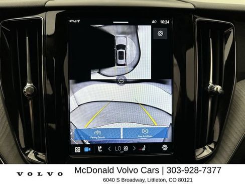 Certified 2025 Volvo XC60 B5 Plus AWD/4WD image 17